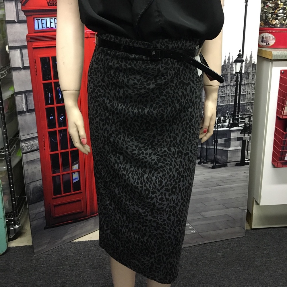Joe Benbasset Black & Gray Leopard Pencil Skirt